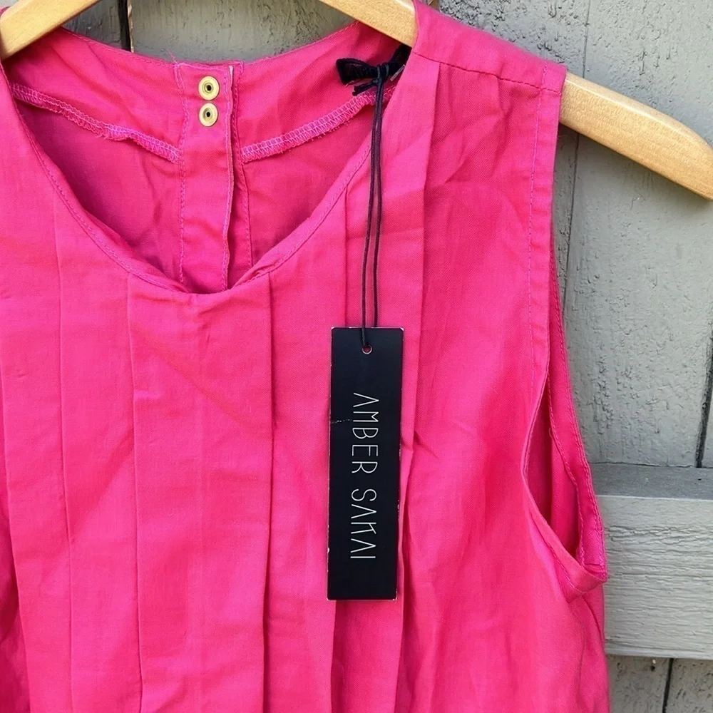 NWT Amber Sakai Open Back Pleat Coral Light Twill Blouse Coastal Vacation Vibes - Picture 2 of 5